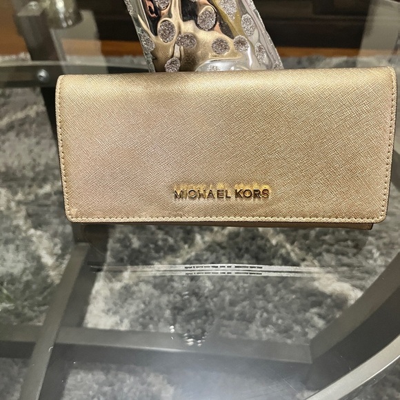 Michael Kors Metallic Gold Shoulder Bag - Picture 1 of 6